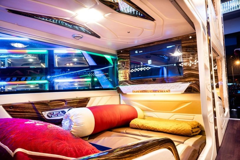 Xe Đức Lan Tiện ích Nội thất Giường nằm Limousine 20 phòng VIP (Mới)