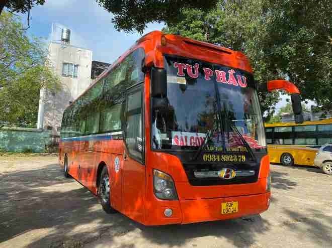 Xe Tư Phầu Mặt trước xe Bên hông xe Giường nằm 46 chỗ