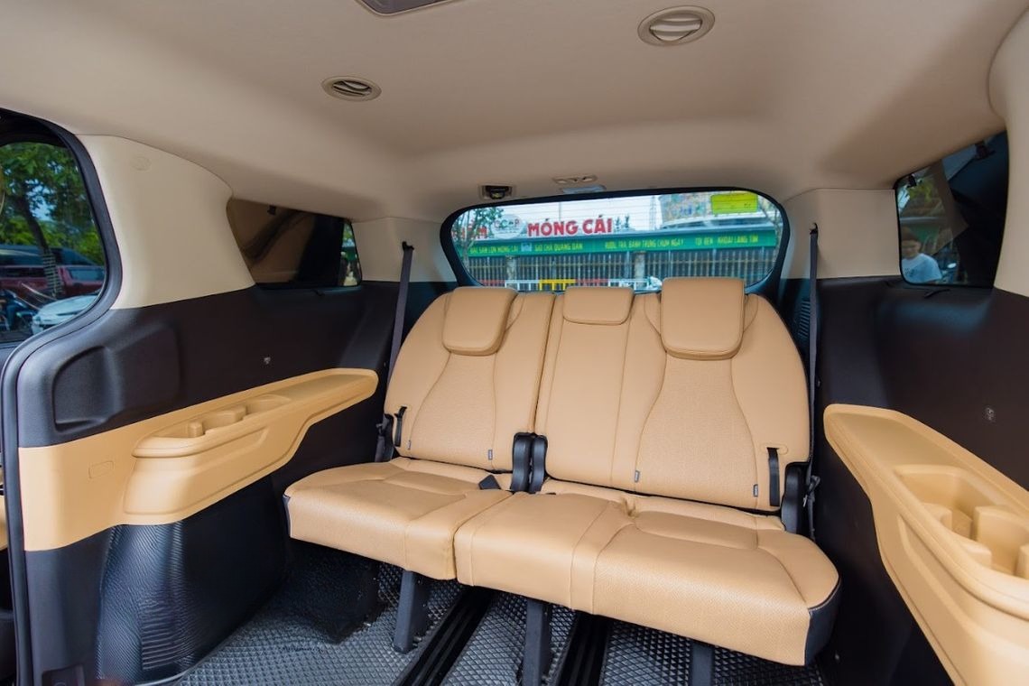 Xe Móng Cái Luxury Tiện ích Nội thất Xe 7 chỗ