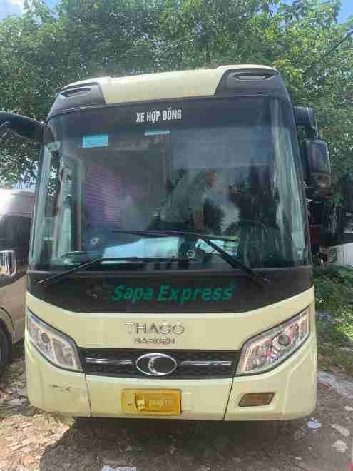 Xe Sapa Express Mặt trước xe Limousine 18 chỗ VIP