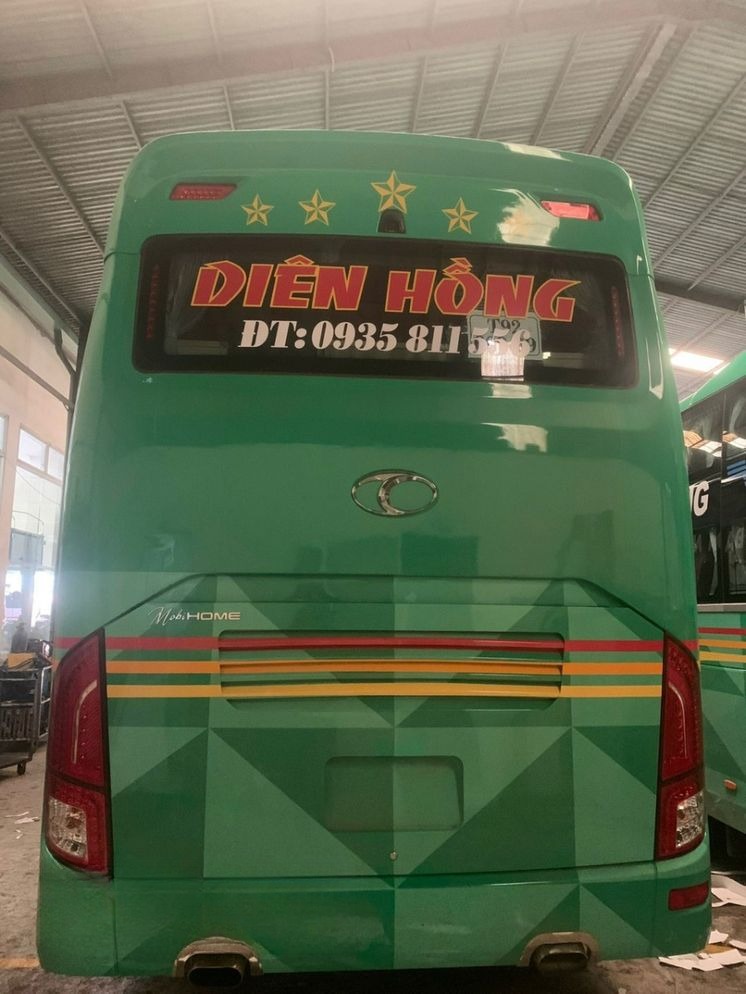 Xe Diên Hồng (Đà Nẵng) Mặt sau xe Limousine 34 phòng