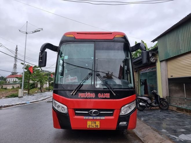 Xe Phương Oanh Mặt trước xe Giường nằm 44 chỗ