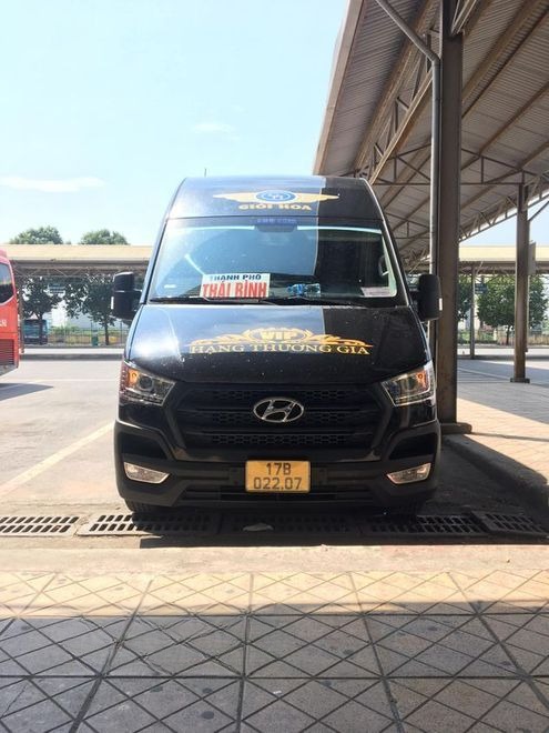 Xe Giỏi Hoa Limousine 11 chỗ 