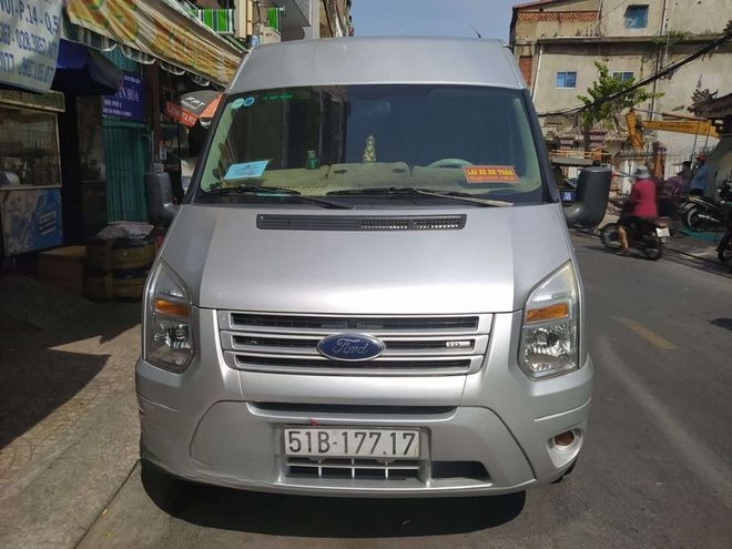 Xe Thảo Nhung Mặt trước xe Ghế ngồi 16 chỗ