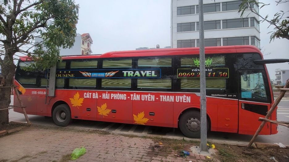 Xe Kết Đoàn Travel (Hải Phòng) Bên hông xe Mặt sau xe Giường nằm 40 chỗ