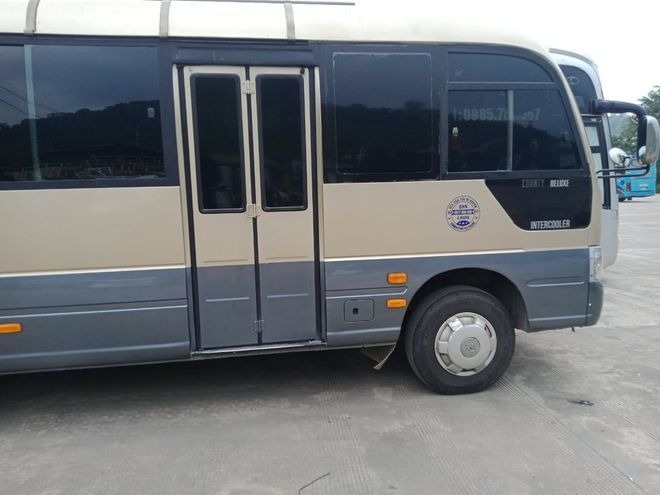Xe Bằng Phấn Bên hông xe Ghế ngồi 29 chỗ