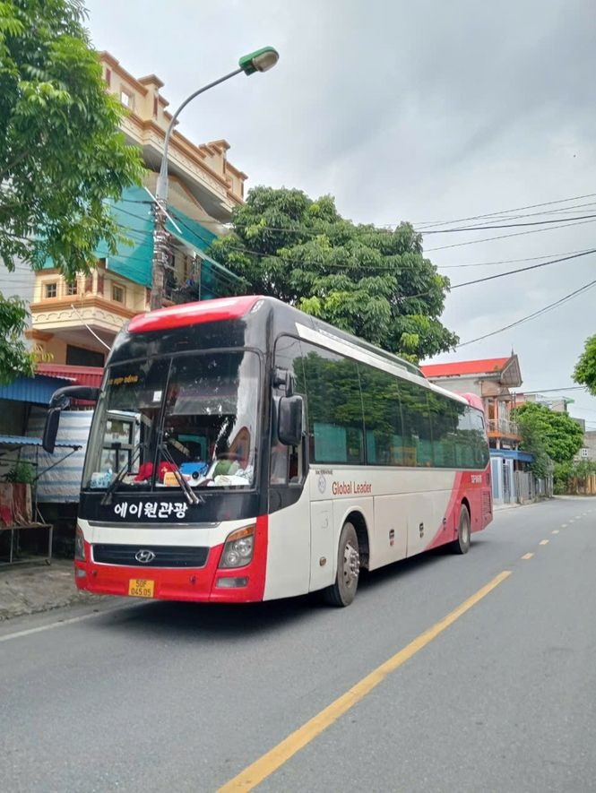 Xe Khánh Châu Mặt trước xe Bên hông xe Xe 40 giường