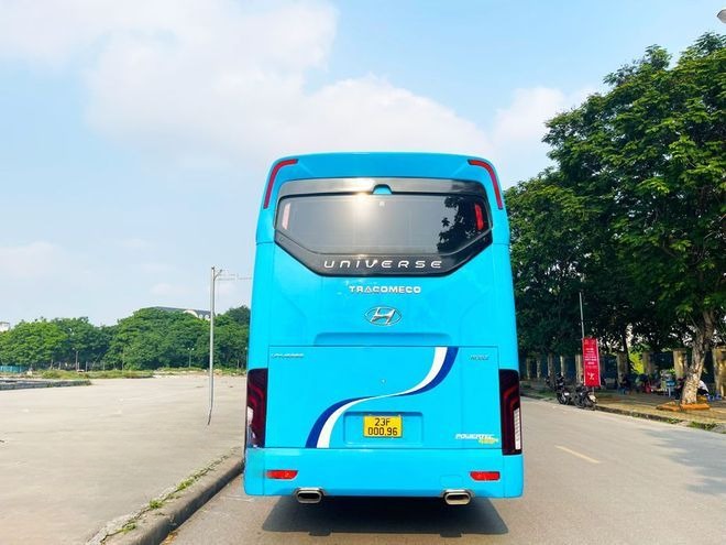 Xe Quang Nghị Mặt sau xe 