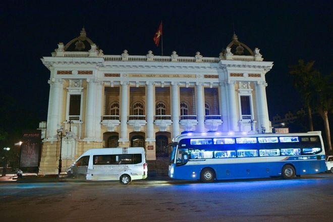 Xe Hoàng Khôi Limousine  Bên hông xe Giường nằm 45 chỗ