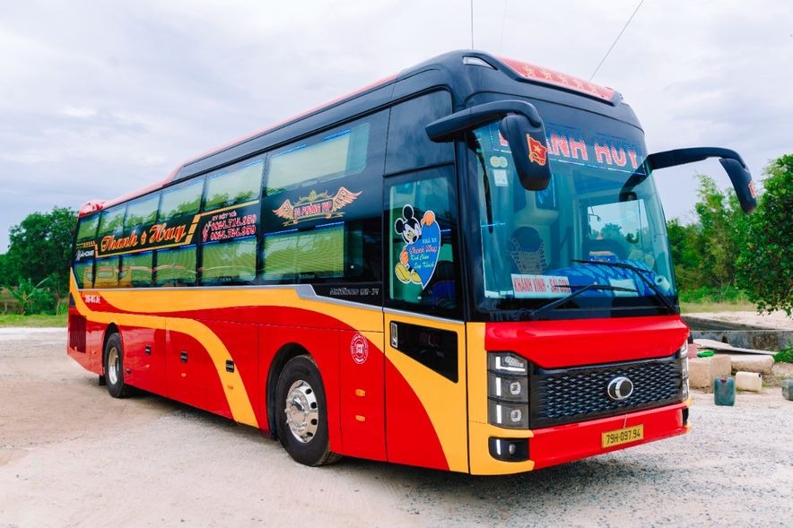 Xe Thanh Huy (Cam Ranh) Mặt trước xe Bên hông xe Giường nằm 34 chỗ