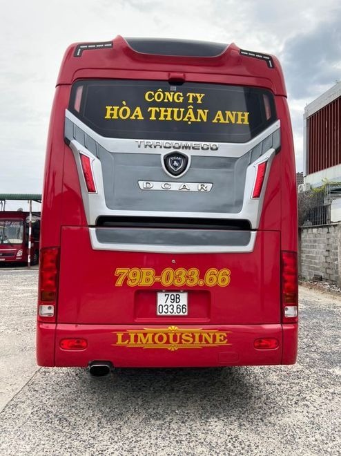 Xe Hòa Thuận Anh Mặt sau xe Giường Phòng Limousine 22 chỗ