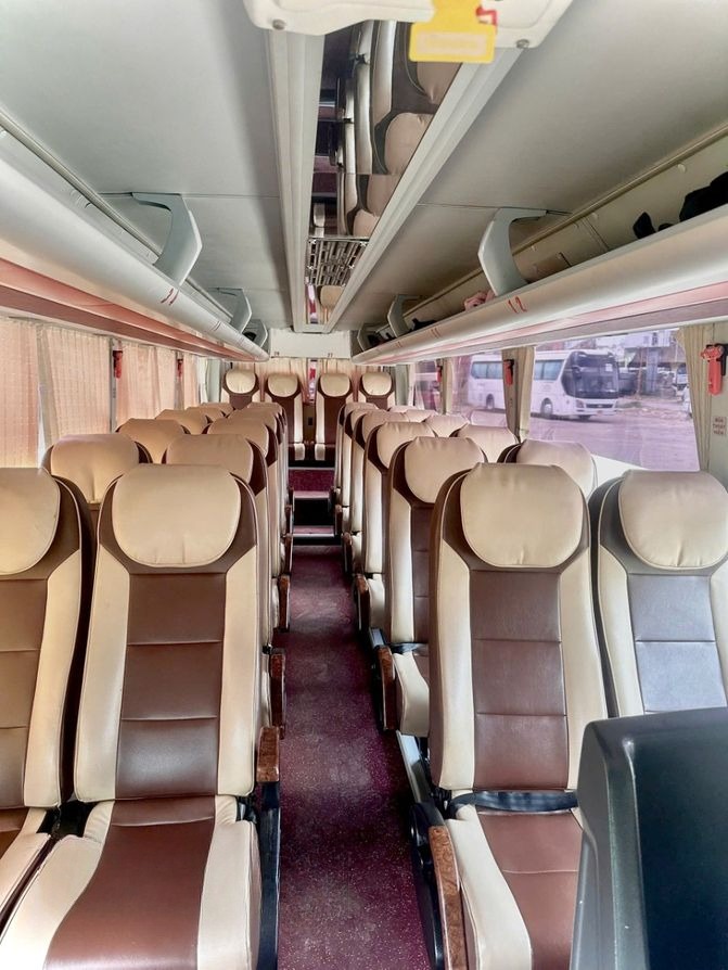 Xe Huệ Nghĩa Limousine Ghế ngồi Tiện ích Nội thất Ghế ngồi 28 chỗ