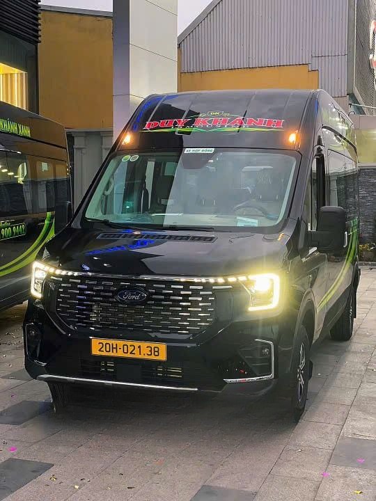 Xe Duy Khánh Limousine Mặt trước xe 