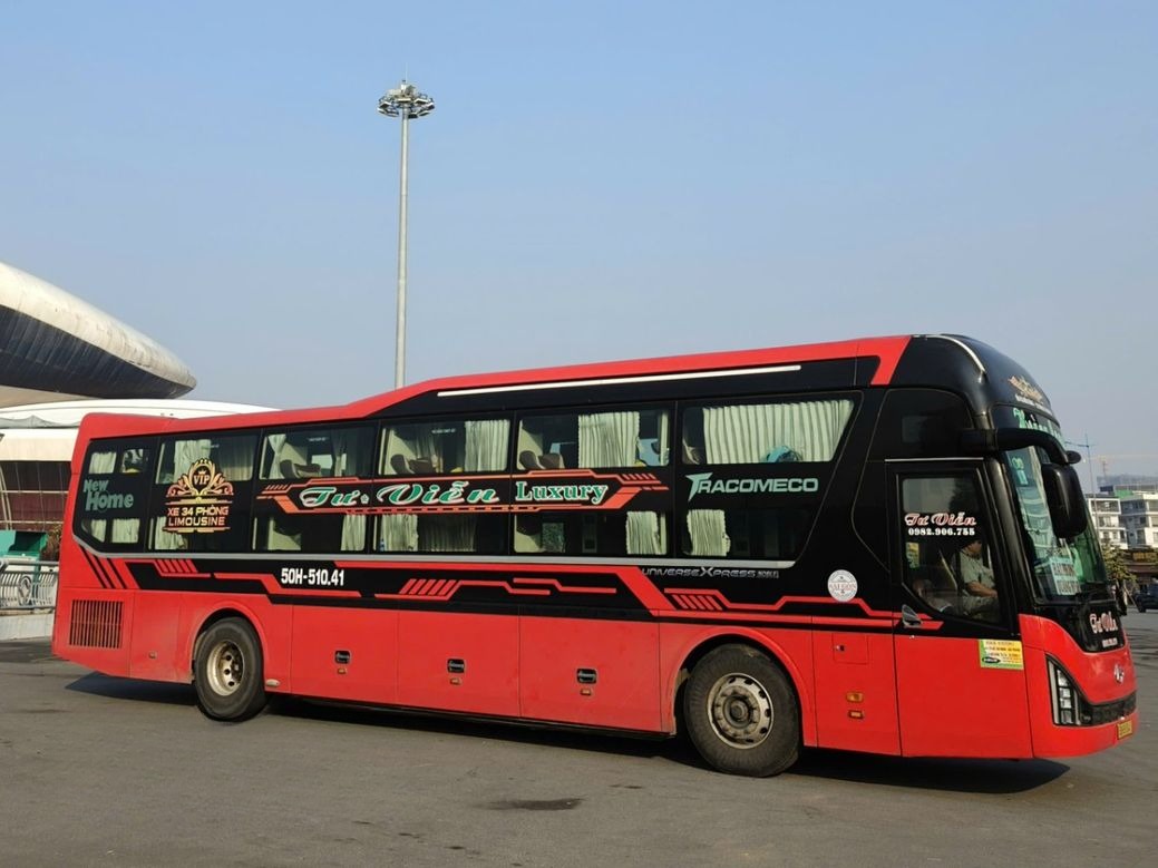 Xe Tư Viễn Bên hông xe 34 cabin VIP