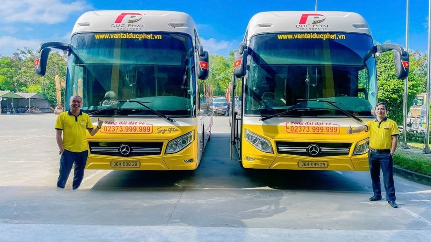 Xe Đức Phát (Thanh Hóa) Mặt trước xe Limousine 24 phòng