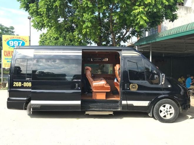 Xe Xuân Tráng Limousine Tiện ích Limousine 9 chỗ VIP