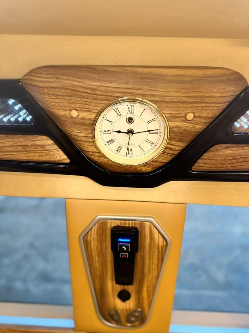 Xe Anh Quốc (Hà Tĩnh) Tiện ích Limousine 9 chỗ