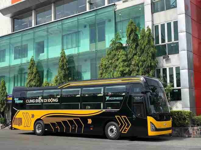 Xe Đình Nhân Bên hông xe Mặt trước xe Limousine Phòng 22 chỗ