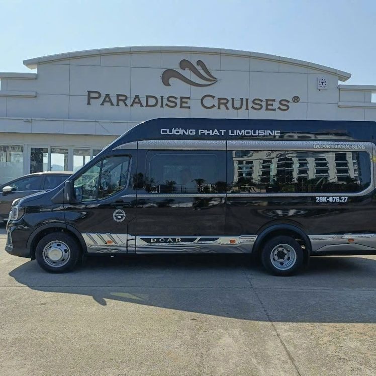 Xe Cường Phát Limousine Bên hông xe Limousine 9 chỗ