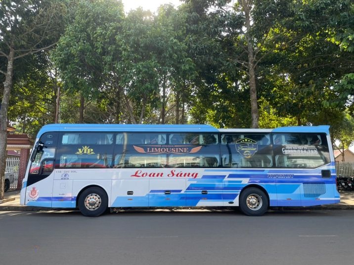 Xe Loan Sáng Bên hông xe Giường nằm 44 chỗ