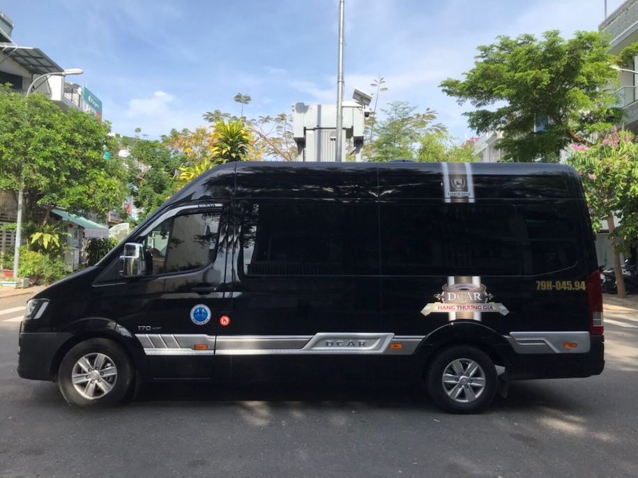 Xe Go365 Bên hông xe Limousine 12 chỗ