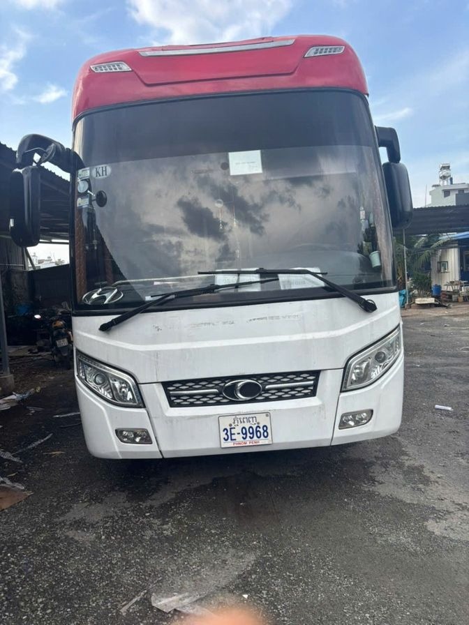 Xe Hoàng Dũng Cambodia Mặt trước xe Giường nằm 35 chỗ
