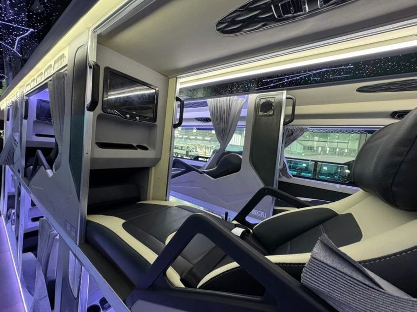 Xe Cao Lâm Giường nằm Nội thất Tiện ích Limousine 34 phòng
