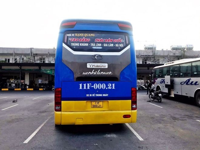 Xe Hạnh Quang Mặt sau xe Giường nằm 44 chỗ 