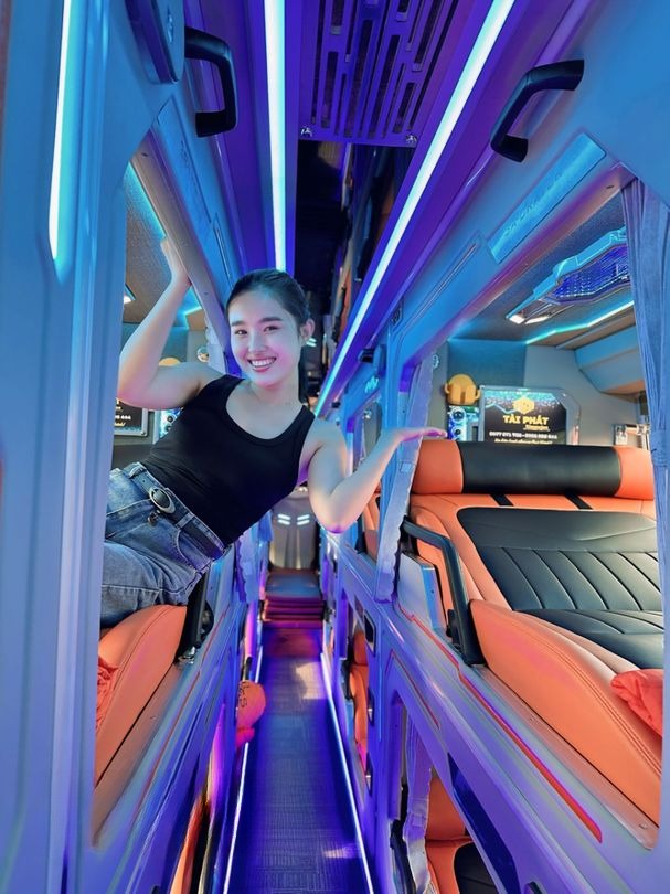 Xe Tài Phát Limousine Nội thất Limousine 24 Phòng Đôi