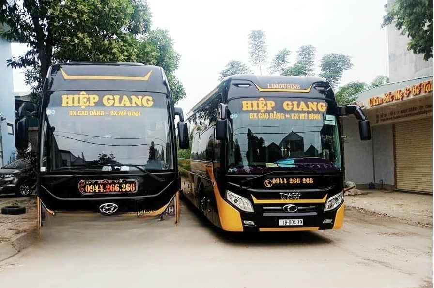 Xe Hiệp Giang Mặt trước xe Limousine cabin 24 phòng 