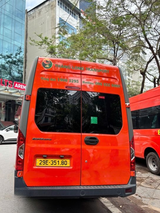 Xe Thăng Long Transport Mặt sau xe Ghế ngồi 16 chỗ