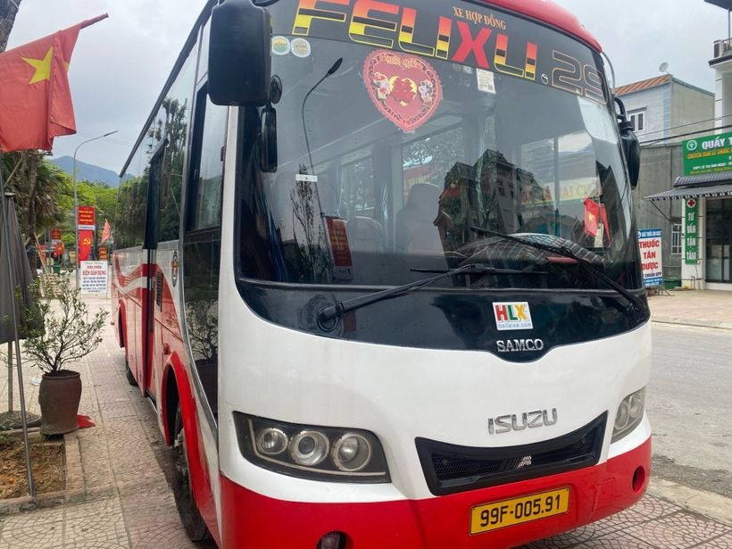 Xe Lovabus Bên hông xe Ghế ngồi 29 chỗ