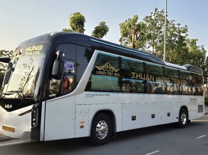 Xe Thuận Hưng (Nha Trang) Bên hông xe 