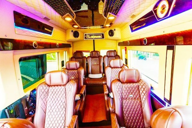 Xe Lovabus Ghế ngồi Nội thất Tiện ích Limousine 11 chỗ VIP