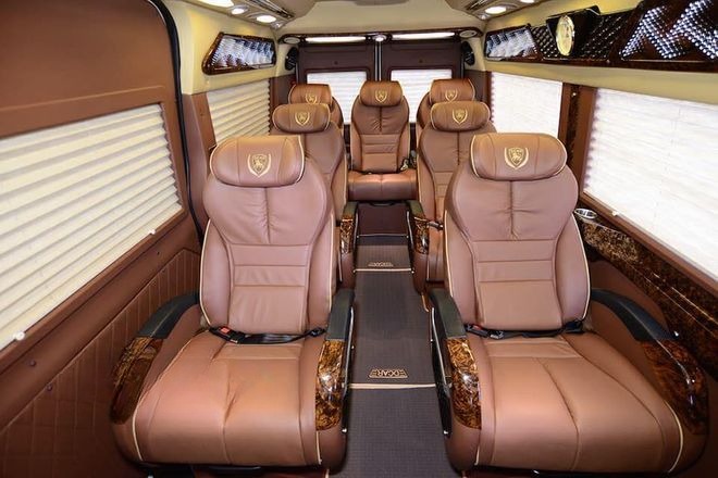 Xe GreenLion Bus Mặt sau xe Tiện ích Limousine 9 chỗ VIP