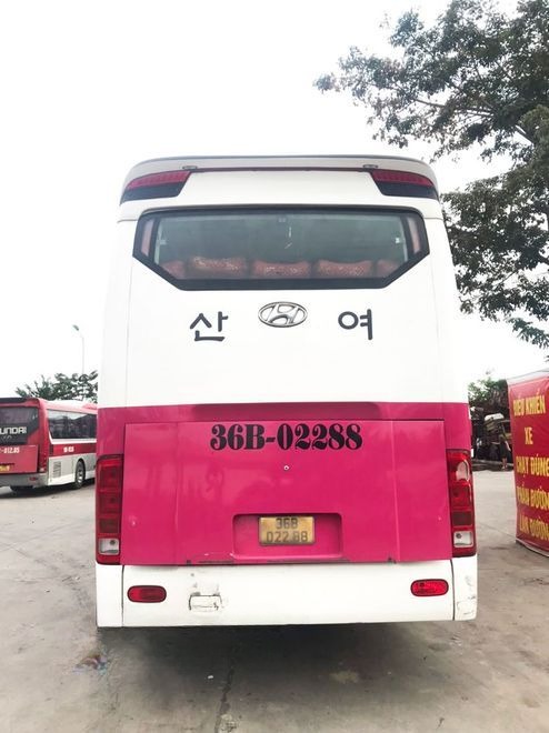 Xe Tuấn Thành Mặt sau xe Giường nằm 46 chỗ