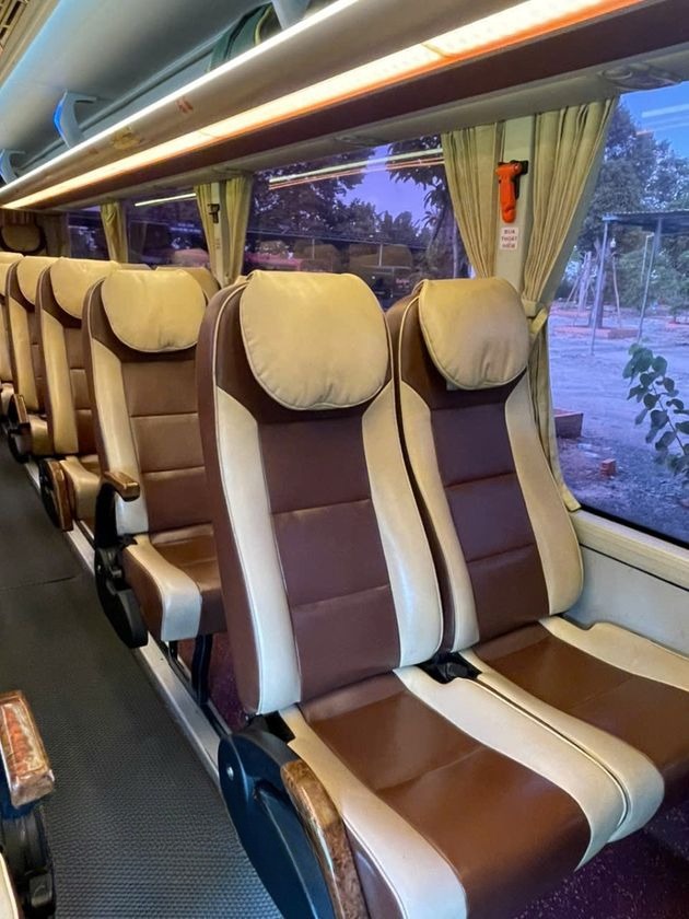 Xe Huệ Nghĩa Limousine Ghế ngồi Ghế ngồi 28 chỗ