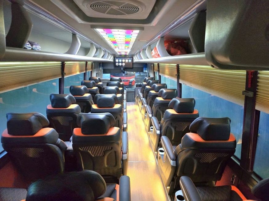 Xe Ninh Bình Excursion Transport Nội thất Tiện ích Limousine 23 chỗ