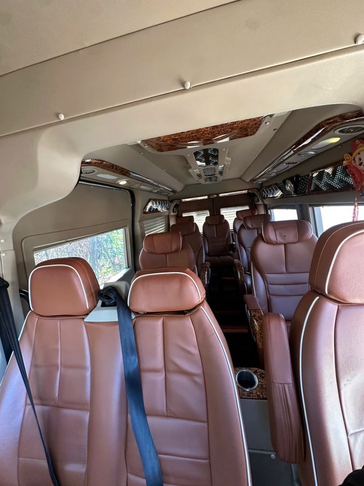 Xe Lovabus Ghế ngồi Tiện ích Nội thất Limousine 9 chỗ