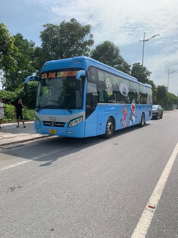 Xe Cửa Ông Limousine Mặt trước xe Limousine giường nằm 34 chỗ