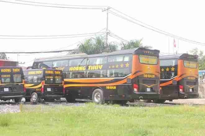 Xe Hoàng Thủy Mặt sau xe Bên hông xe  Giường nằm 44 chỗ