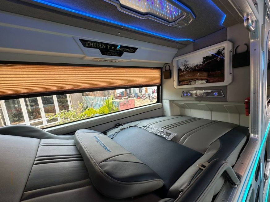 Xe Thuận Ý Nội thất Limousine 24 Phòng