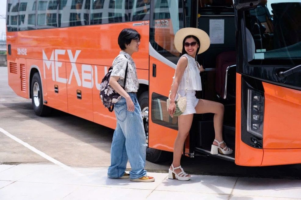 Xe MexBus Bên hông xe Limousine 27 chỗ