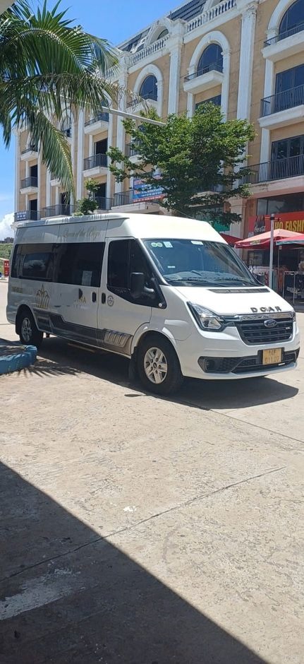 Xe Thành An Travel (Quảng Ninh) Mặt trước xe Limousine 9 chỗ