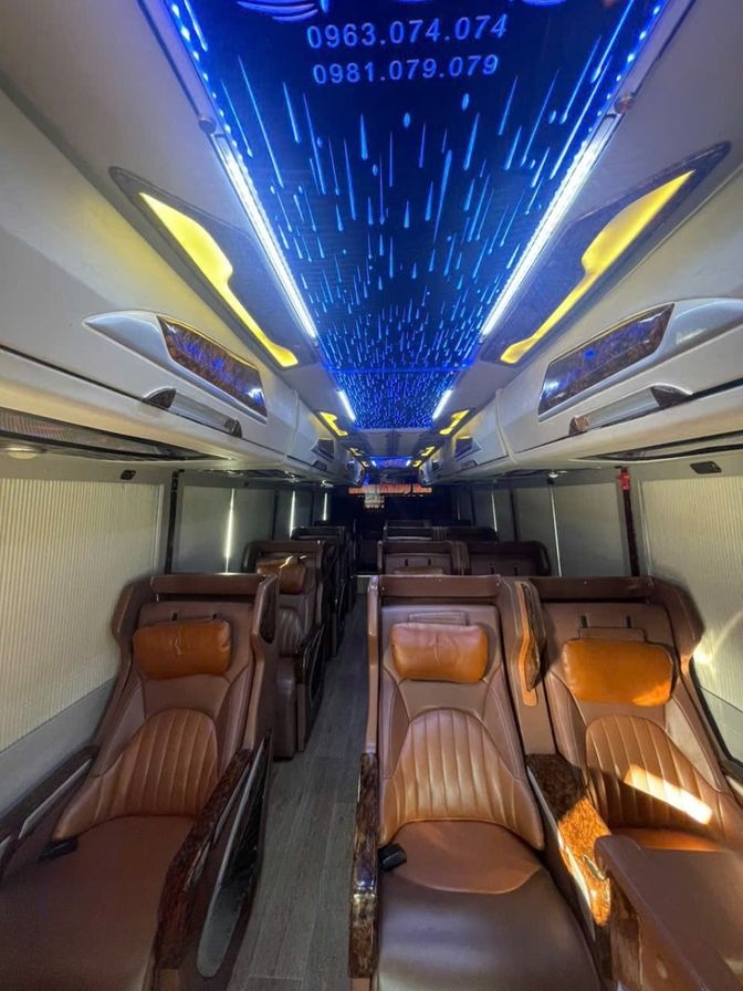Xe Tân Quang Dũng Limousine Ghế ngồi Nội thất Limousine 15 chỗ