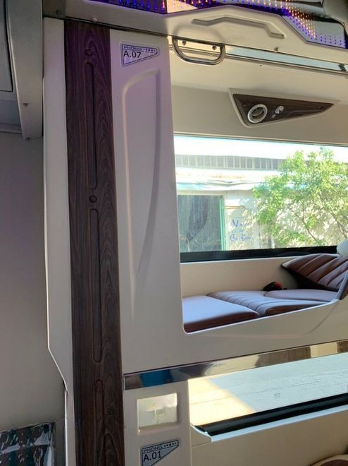 Xe Rạng Đông Buslines Nội thất Limousine giường nằm 34 chỗ