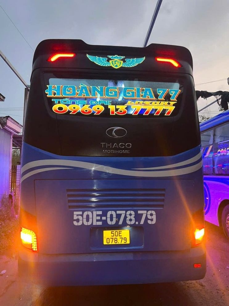 Xe Hoàng Gia 77 Mặt sau xe Limousine 36 Giường