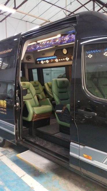 Limousine 9 chỗ VIP Minh Hà Limousine