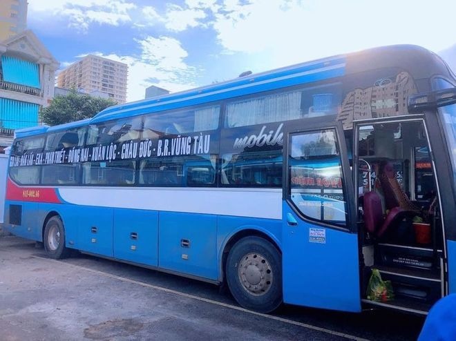 Xe Anh Phát Bên hông xe Giường nằm 43 chỗ