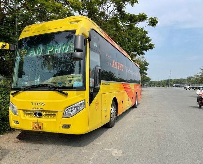 Xe An Phú Buslines Mặt trước xe Bên hông xe 